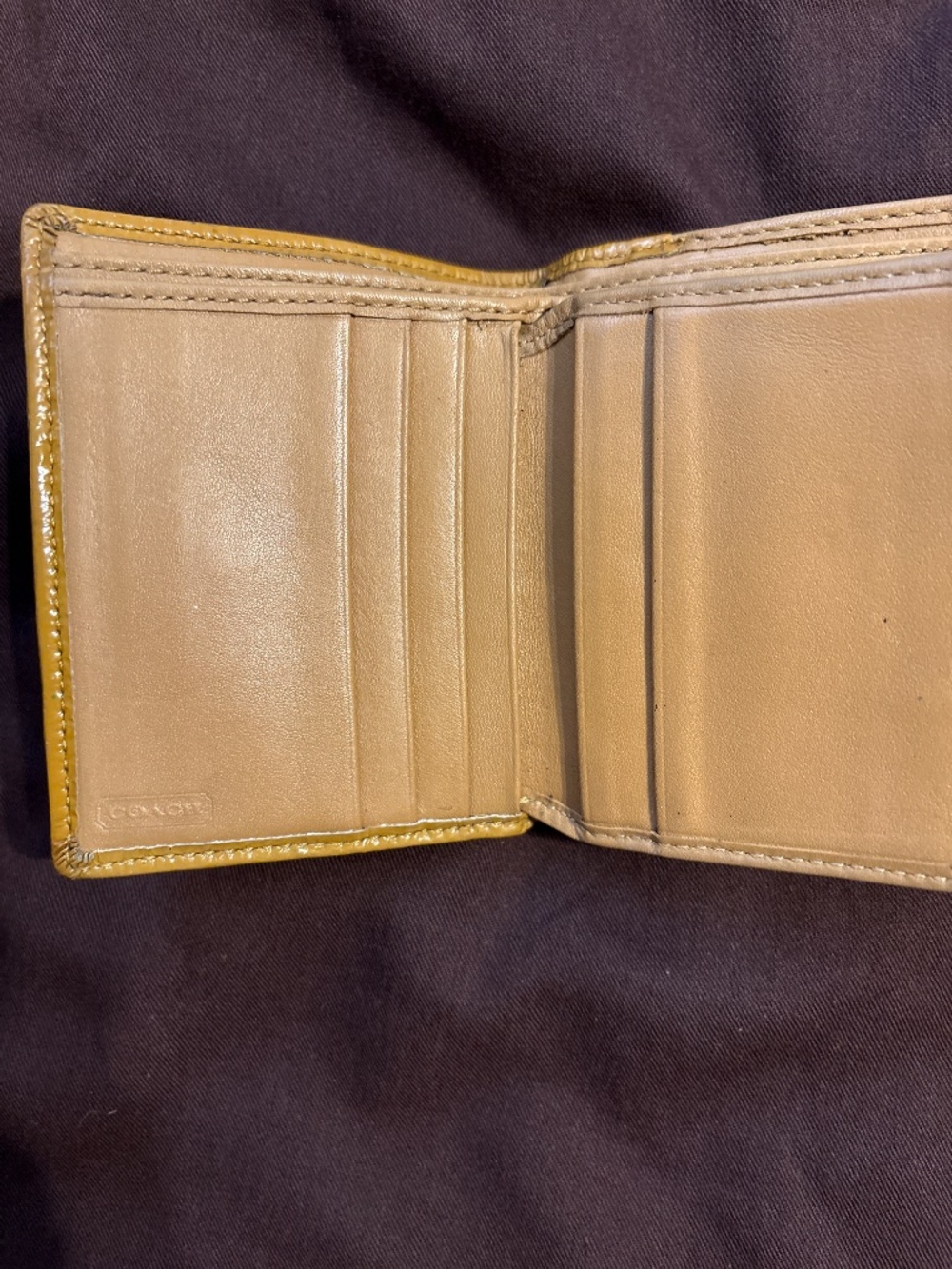 Coach soho British tan patent leather y2k small wallet with silver buckle - Picture 9 of 12